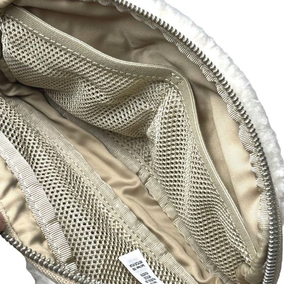 Lululemon Everywhere Belt Bag Fleece 1L NWT Natural Ivory Silver Hardware NEW - Picture 4 of 12